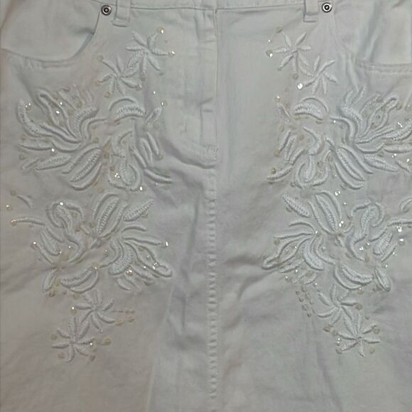 Vintage Embroidered Sequined Newport News White Denim Cotton Skirt, 10 - Picture 2 of 4